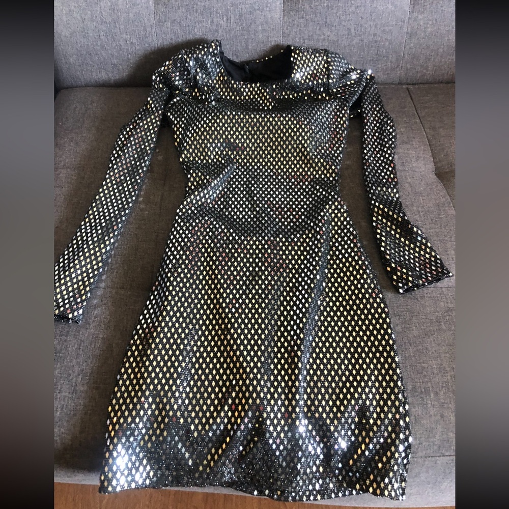 Elegant Black and Gold Long Sleeve Dress